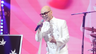 Phan Đinh Tùng kết hợp G-Ducky trong ca khúc năm mới “Happy New Year”