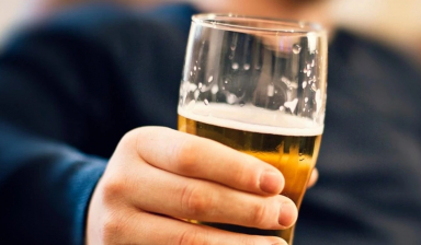 Uống 1 cốc bia phải đợi mất bao lâu để nồng độ cồn về 0?