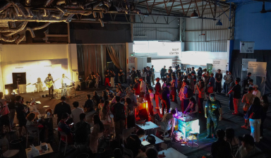 Đạo diễn Hàm Trần bất ngờ xuất hiện tại Konima+ 2025, khẳng định niềm tin vào thế hệ làm phim trẻ