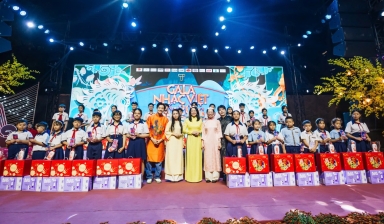 Ra mắt Gala Nhạc Việt Tết 2026: Nghệ sĩ nhận bằng khen, 500 phần quà được trao cho trẻ em khó khăn