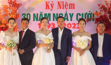 3 cặp vợ chồng cùng tổ chức kỷ niệm 30 năm ngày cưới, tái hiện điều trùng hợp khó tin ai nghe cũng bất ngờ