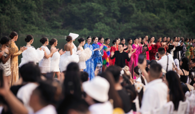 NTK Lê Thanh Hòa tái hiện vẻ đẹp Việt giữa lòng di sản Tràng An, đưa thời trang Việt lên tầm cao mới