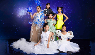 Sàn diễn thiết kế thời trang trẻ em 2023 lấy chủ đề Dạo Bước Không Gian