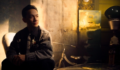 Đinh Tiến Đạt kể tuổi trẻ bằng âm nhạc với bản ballad “Ta Còn Dại Khờ” đầy tự sự và sâu lắng