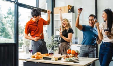 Tuyệt chiêu sạc đầy năng lượng, khai tiệc tân niên rạng rỡ cho hội công sở sau Tết