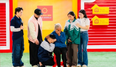 Huỳnh Lập, Hà Lê xót xa trước cảnh người bà già yếu gồng gánh nuôi hai cháu mồ côi