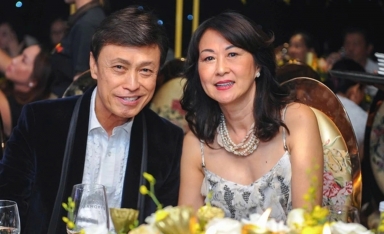 Danh ca Tuấn Ngọc ly hôn sau gần 30 năm bên nhau