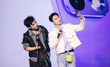 Nghệ sĩ solo SYE- SWAN nhận 'cơn mưa lời khen' khi hát live, hội ngô LAVM