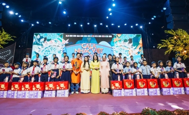 Ra mắt Gala Nhạc Việt Tết 2026: Nghệ sĩ nhận bằng khen, 500 phần quà được trao cho trẻ em khó khăn