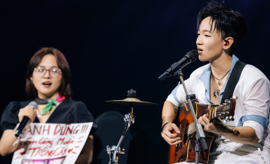 Hoàng Dũng thăng hoa trong màn trình diễn liên tục 3,5 giờ trong concert “Xoay Tròn”