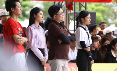 MC Đại Nghĩa, ca sĩ Đăng Khôi bật khóc trước gia cảnh người cha mất một tay vẫn gồng gánh nuôi con