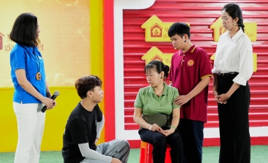 Hoa hậu Trúc Linh xót xa trước cảnh người phụ nữ gù lưng làm giúp việc kiếm 3 triệu mỗi tháng để nuôi gia đình