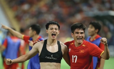 Lại Văn Sâm, Nguyễn Văn Chung mừng U.22 Việt Nam vô địch SEA Game 33