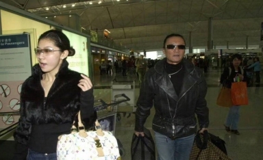 Bố Tạ Đình Phong từng có 3 năm không 'đụng chạm' tình trẻ kém 49 tuổi