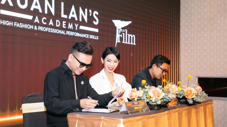 Xuân Lan làm show thời trang ở Hàn Quốc kết nối các thế hệ người mẫu Việt Nam