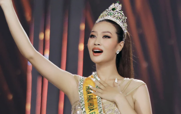 Hoa hậu nghèo nhất Việt Nam chia sẻ về quá khứ bươn chải vừa học vừa làm, tiết lộ món quà tự thưởng đầu tiên vẫn còn trả góp