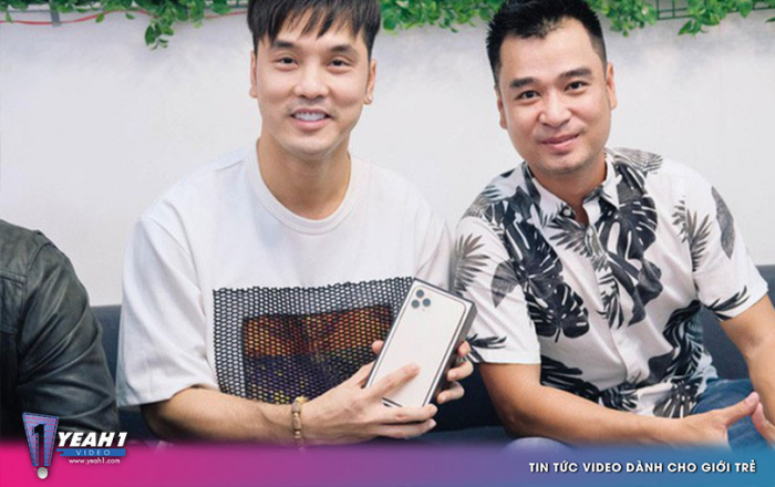 Ưng Hoàng Phúc là người sở hữu iPhone 11 Pro Max đầu tiên tại Việt Nam