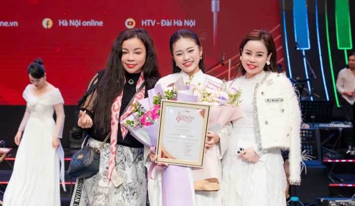 Thí sinh 16 tuổi gây “thổn thức” với Thư Hà Nội, xuất sắc giành giải Nhì Tiếng hát Hà Nội