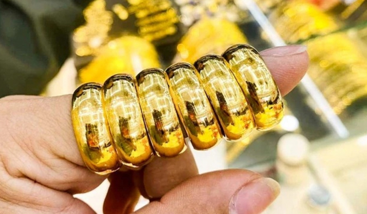 Giá vàng trong nước hôm nay 25/4/2025 tiếp tục tăng, cao hơn thế giới gần 16 triệu đồng