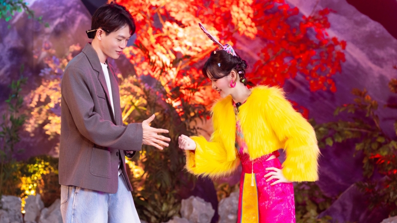 Nhạc sĩ Tuấn Cry và ca sĩ nhí Kim Cương thổi hồn dân gian vào MV “Oẳn tù tì”