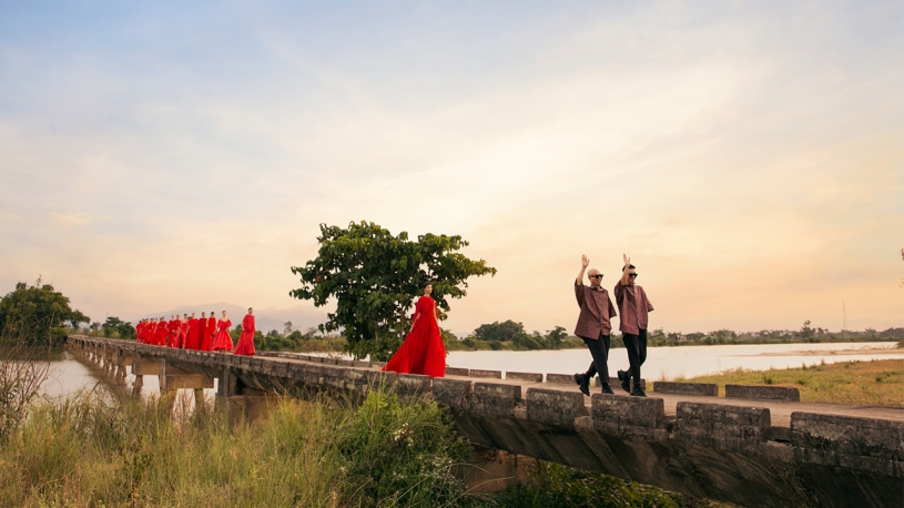 Sàn Runway có 1 không 2 trên cầu máng dài 1km của Vungoc&Son