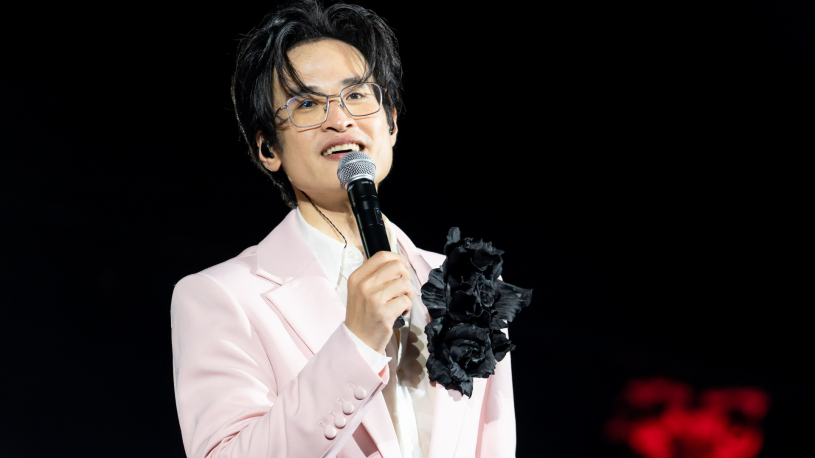 Hà Anh Tuấn bùng nổ với những bản tình ca tại concert “Sketch A Rose”