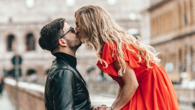 Gợi ý 5 cách hôn môi giúp các cặp đôi chạm tới cảm xúc thăng hoa