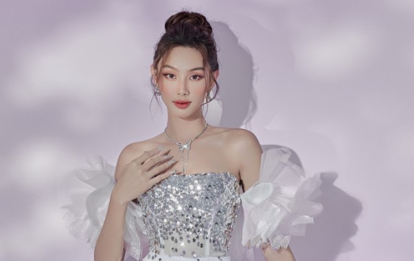 Thùy Tiên khác lạ với phong cách tiểu thư cùng đầm Lovelyn