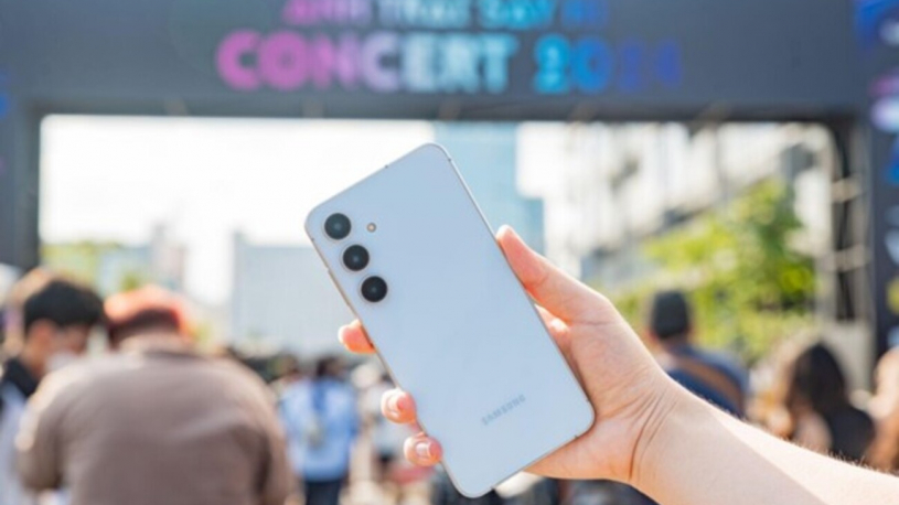 Chiến hữu cùng giới trẻ “oanh tạc” mọi sự kiện âm nhạc gọi tên Galaxy S24 FE