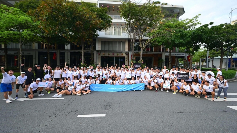 Giải mã cơn sốt: Vì sao giới trẻ đua nhau mang âm nhạc xuống phố với những chiếc tai nghe sành điệu?