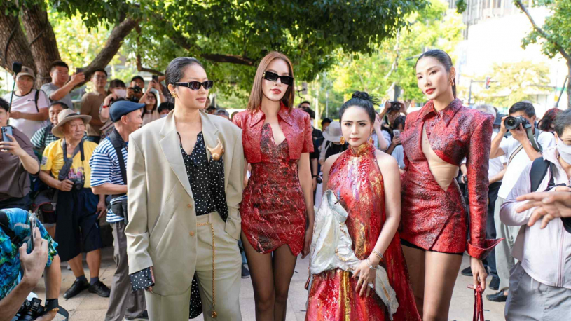 Hoàng Thuỳ, Lê Hoàng Phương cùng NTK Thanh Hương Bùi thu hút ống kính truyền thông quốc tế tại SFW SS26