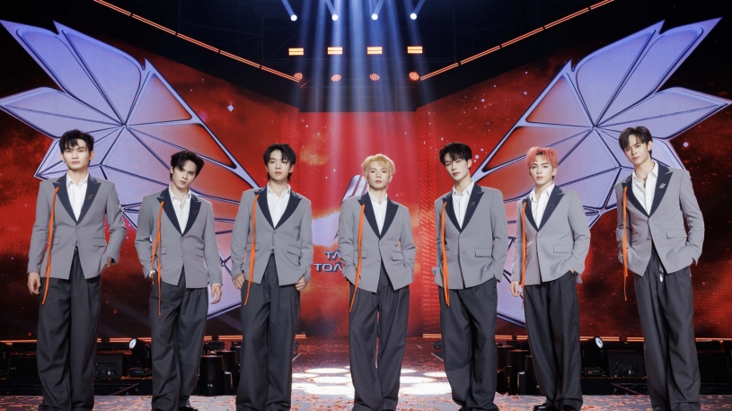 Nhóm nhạc UPRIZE chính thức ra mắt thị trường giải trí Việt với 7 thành viên