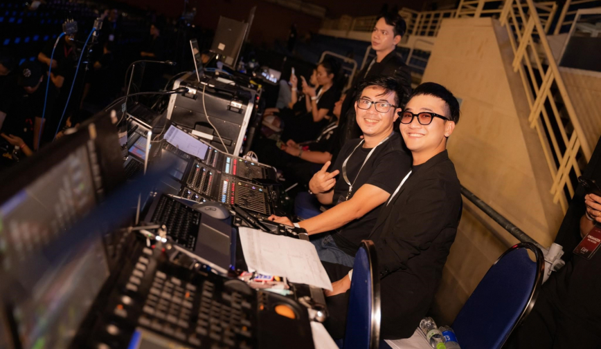 “Chủ quán nghèo' một tay tạo nên thành công của chuỗi phòng trà ăn khách và liveshow 1589 của Trung Quân!