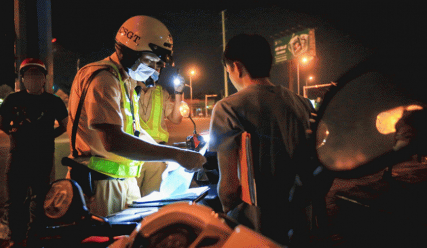 Những trường hợp đi xe chậm cũng bị phạt tiền, mức cao nhất lên đến hàng triệu đồng