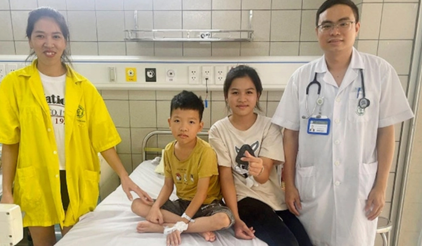Nhờ vào kiến thức học trên tivi, cô bé 11 tuổi cứu em trai thoát khỏi nguy hiểm vì đuối nước