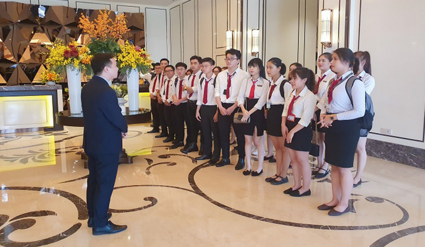 Ngành học dành cho những người thích xê dịch, ra trường có việc làm ngay, mức thu nhập hấp dẫn