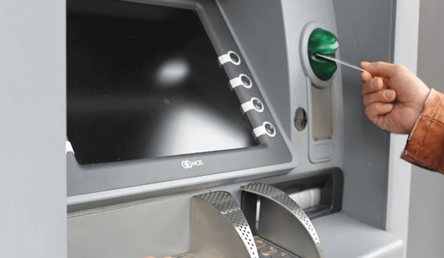 Chính thức từ 1/7/2025, mọi thẻ ATM dạng này đều bị ngân hàng ngừng giao dịch