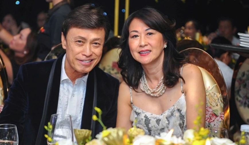 Danh ca Tuấn Ngọc ly hôn sau gần 30 năm bên nhau
