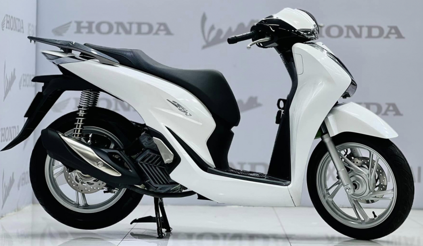 Giá xe Honda SH đầu tháng 7/2024 giảm mạnh