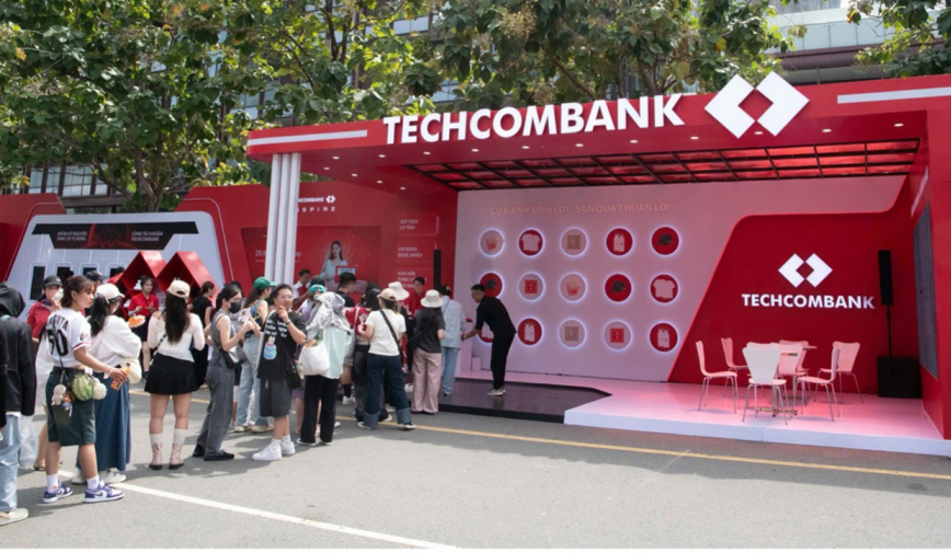 Hot nhất lúc này: Khách hàng Techcombank được check-in sớm cùng các Anh Trai Vượt Ngàn Chông Gai