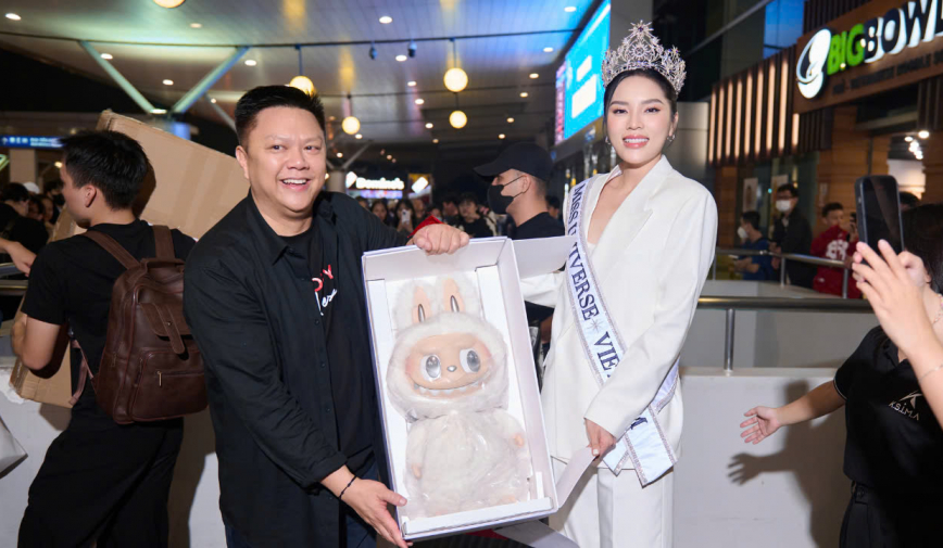 Chủ tịch Miss Universe Vietnam vướng tranh cãi khi phát ngôn về bố mẹ Kỳ Duyên