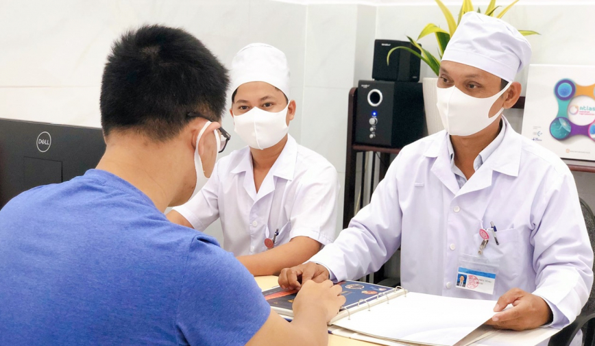 Đôi vợ chồng trẻ 'cầu cứu' bác sĩ vì lấy nhau 2 năm vẫn không biết làm 'chuyện chăn gối'