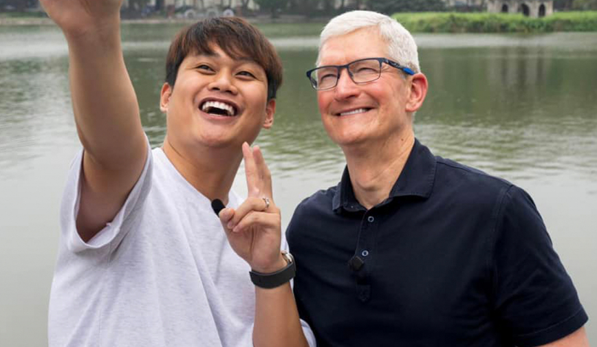 TikToker Duy Thẩm là ai mà được trực tiếp gặp gỡ, dẫn tỷ phú Tim Cook đi dạo Hồ Gươm?