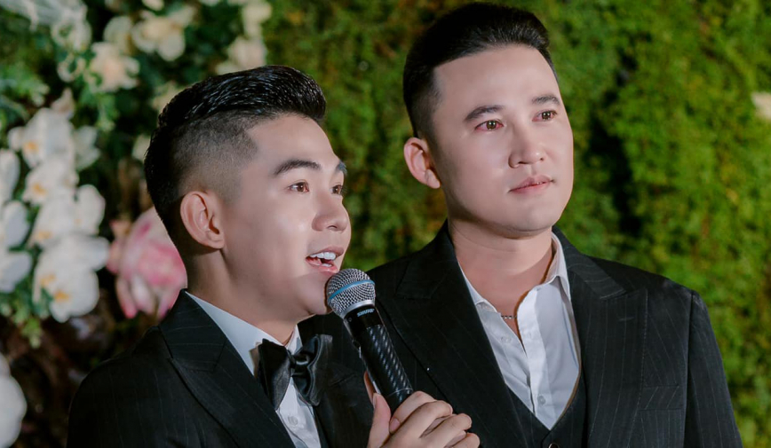 Hà Trí Quang khóc nức nở khi được Thanh Đoàn cầu hôn trước thềm đám cưới