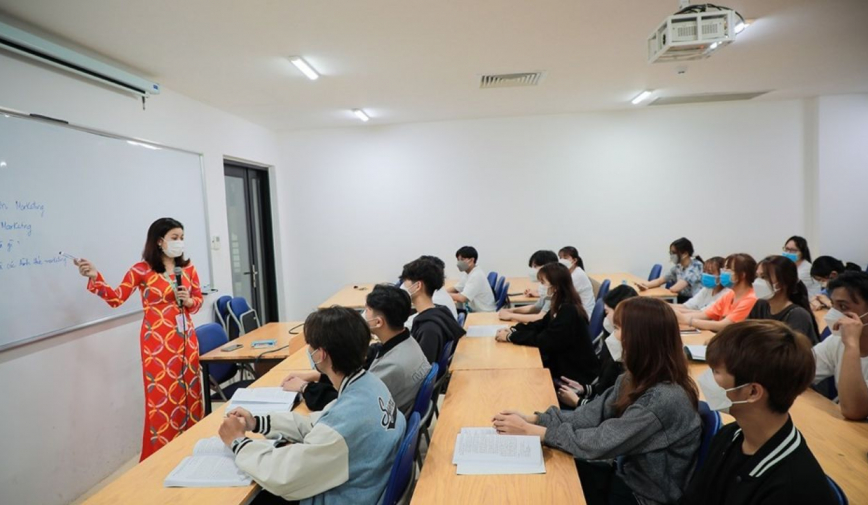 Sinh viên theo học ngành nào được miễn 100% học phí?