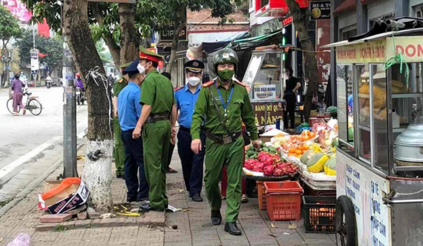 Từ ngày 1/9, TP.HCM thu phí lòng đường, vỉa hè, đối tượng nào phải đóng tiền và đóng bao nhiêu?