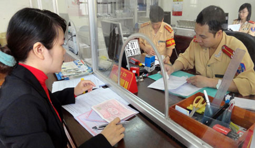 Nếu không đổi biển số xe định danh, người dân sẽ mất 4 quyền lợi