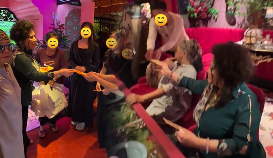 Bà trùm quyền lực của showbiz hải ngoại đi ăn lì xì mỗi nhân viên trong nhà hàng 2,5 triệu