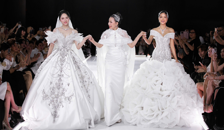 H'Hen Niê dù đau chân vẫn đảm nhận vị trí quan trọng trong show của NTK Linh San