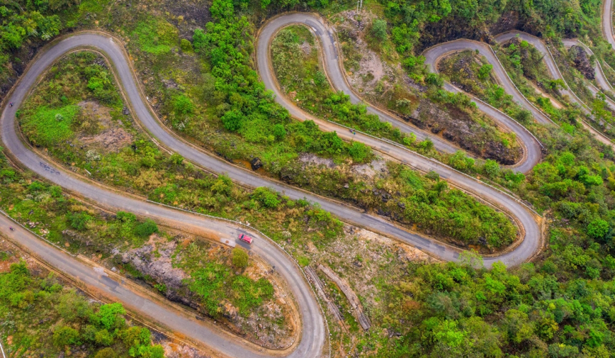 Con đèo đáng sợ nhất Việt Nam: Chỉ 2,5km nhưng có tới 15 tầng đèo và 14 khúc 'cua tay áo'